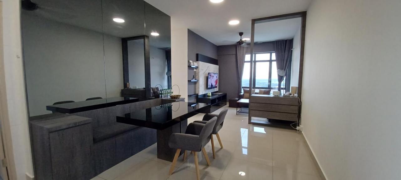 Апартаменти Modern Lifestyle Arc Austin Hills Джохор-Бару Екстер'єр фото