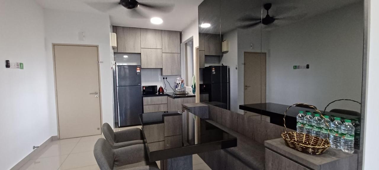 Апартаменти Modern Lifestyle Arc Austin Hills Джохор-Бару Екстер'єр фото